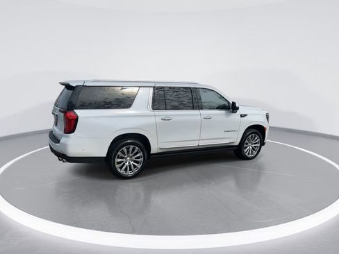 Used 2023 GMC Yukon XL Denali w/ Denali Reserve Package AWD/4WD image 7