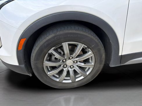 Used 2021 Cadillac XT4 Premium Luxury w/ Cold Weather Package FWD image 9
