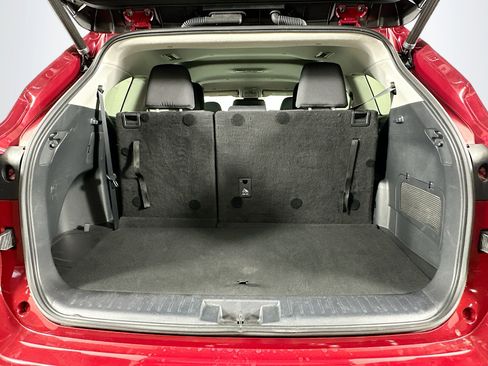 Used 2023 Toyota Highlander LE image 27