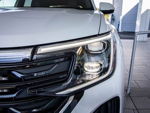 New 2026 Volkswagen Atlas Cross Sport SE image 9