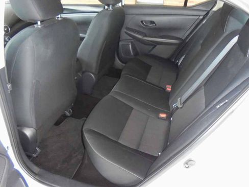 Used 2024 Nissan Sentra SV FWD image 9