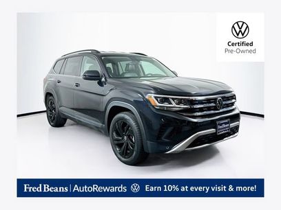 Used 2023 Volkswagen Atlas SE w/ Black Wheel Package