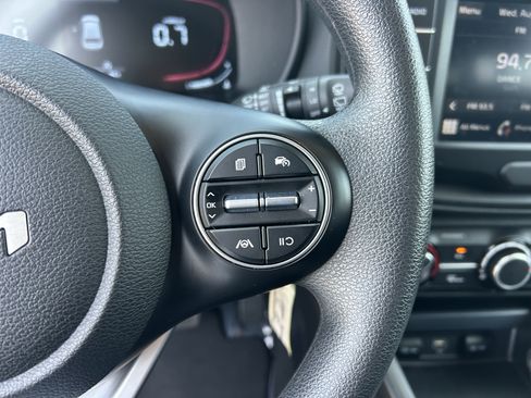 Used 2025 Kia Soul LX FWD image 25