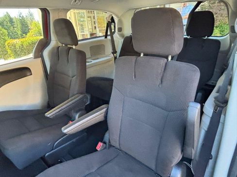 Used 2014 Dodge Grand Caravan SE w/ Quick Order Package 29E SE FWD image 23
