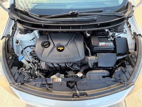 Used 2013 Hyundai Elantra GT w/ Tech Pkg image 8