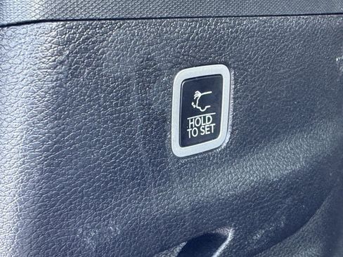 Used 2024 Jeep Wagoneer L Base image 45