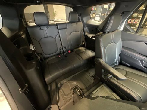 Used 2025 Honda Pilot TrailSport image 23