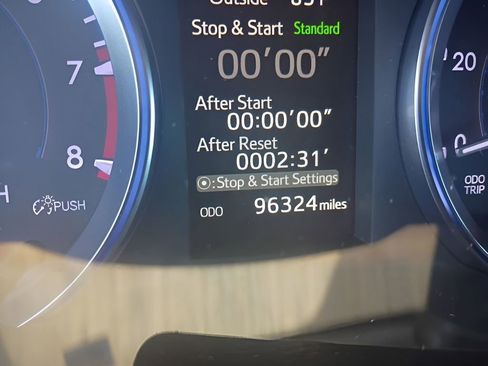 Used 2018 Toyota Highlander XLE AWD/4WD image 6