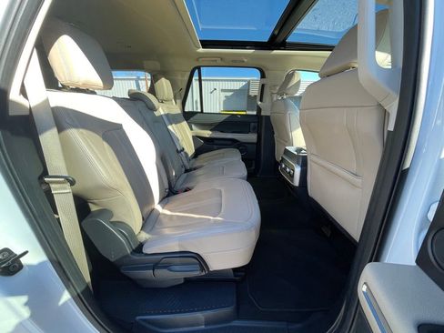 Used 2024 Ford Expedition Max Limited image 27