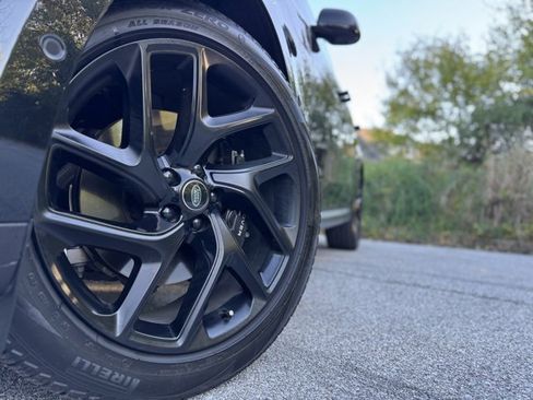 Used 2024 Land Rover Range Rover Sport SE image 2