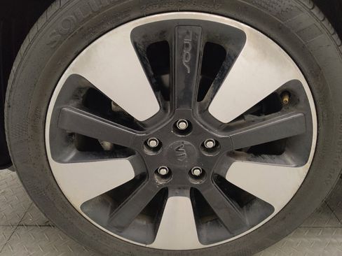 Used 2019 Kia Soul + FWD image 31