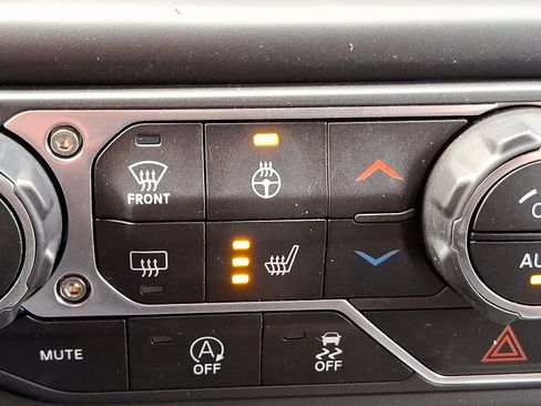 Used 2021 Jeep Wrangler Unlimited Sport image 23