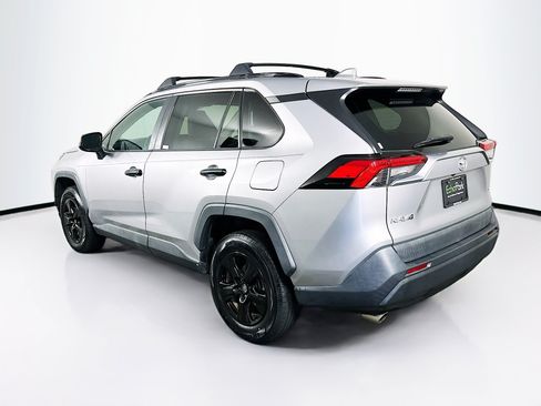 Used 2020 Toyota RAV4 XLE FWD image 5