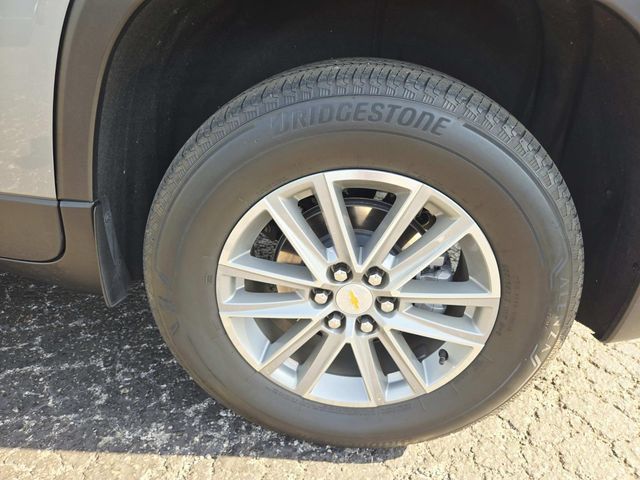 Used 2023 Chevrolet Traverse LT w/ LPO, Floor Liner Package AWD/4WD image 9