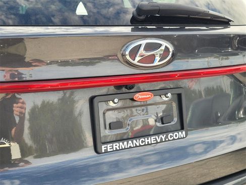 Used 2023 Hyundai Santa Fe SE image 11