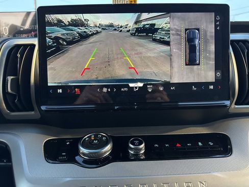 New 2025 Ford Expedition Active image 17