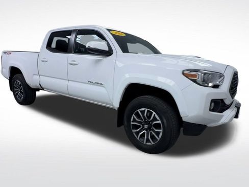 Certified 2022 Toyota Tacoma TRD Sport w/ Technology Package AWD/4WD image 2