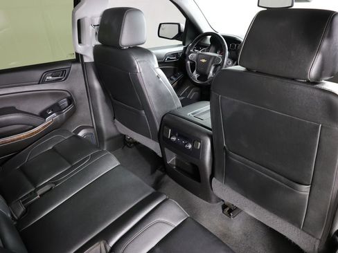 Used 2019 Chevrolet Suburban LT image 40