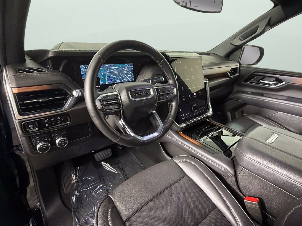 Used 2025 GMC Yukon XL Denali AWD/4WD image 18