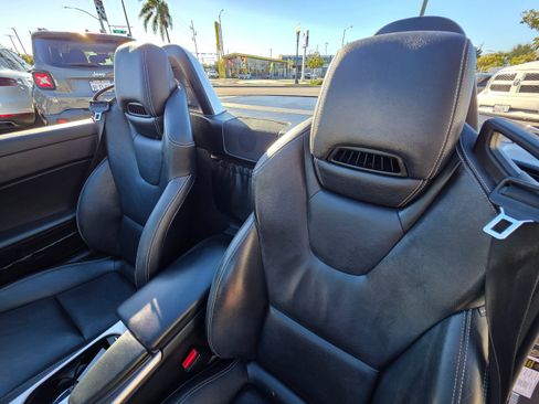 Used 2015 Mercedes-Benz SLK 350 w/ Multimedia Package image 12