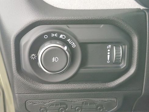 Used 2025 Jeep Wrangler Sport S image 27