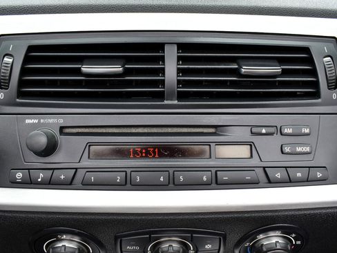 Used 2006 BMW Z4 3.0i image 26