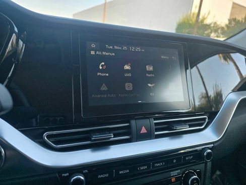 Used 2022 Kia Niro EX image 26