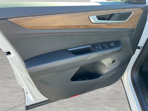 New 2026 Volkswagen Atlas SE image 28