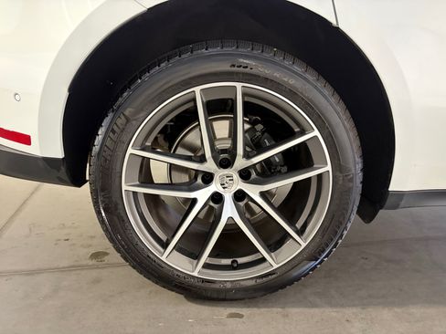 Certified 2026 Porsche Macan AWD/4WD image 21
