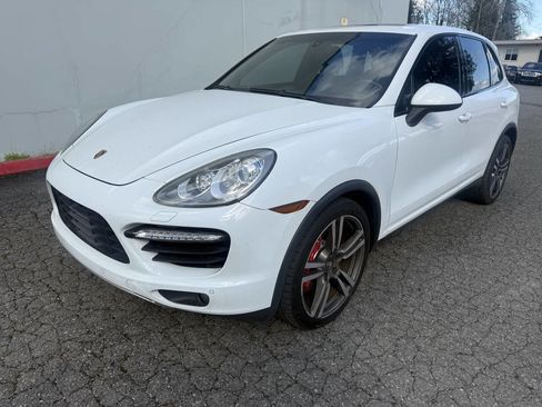 Used 2013 Porsche Cayenne Turbo image 14
