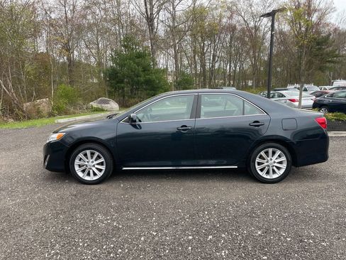Used 2014 Toyota Camry XLE w/ Leather Package FWD image 9