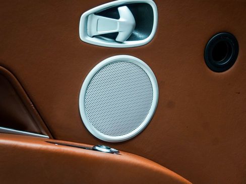 Used 2019 Aston Martin DB11 Volante image 46