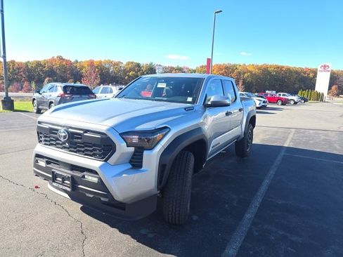 New 2025 Toyota Tacoma TRD Off-Road image 7