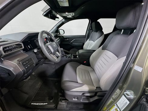 Used 2024 Toyota Tacoma TRD Off-Road image 14