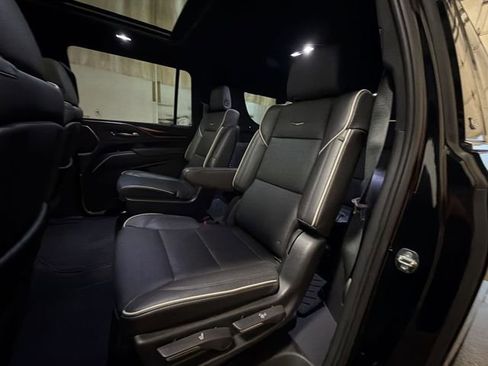 Used 2023 Cadillac Escalade ESV Premium Luxury image 24