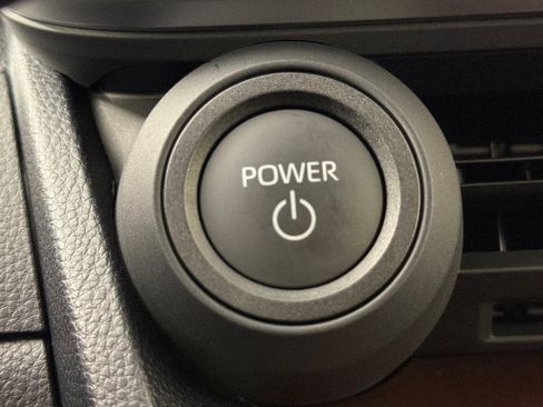 Used 2026 Toyota Prius Plug-In Hybrid image 21