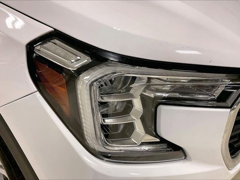 Used 2022 GMC Terrain SLE w/ Driver Convenience Package image 26