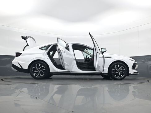 Certified 2025 Hyundai Sonata SEL image 33