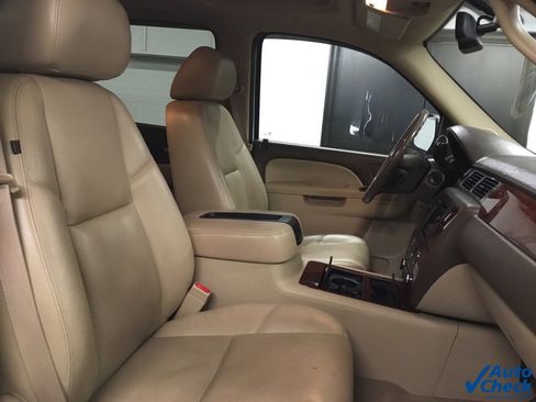 Used 2011 Chevrolet Avalanche LTZ image 47