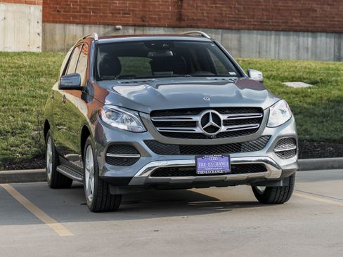 Used 2018 Mercedes-Benz GLE 350 4MATIC image 2