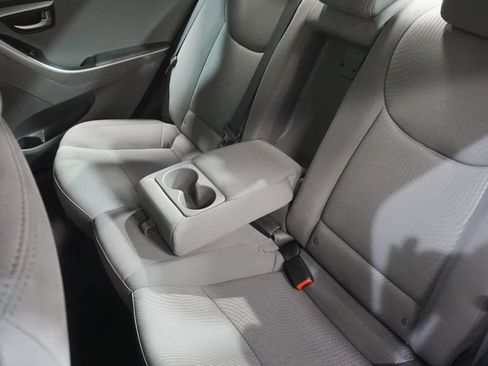 Used 2016 Hyundai Elantra SE FWD image 12