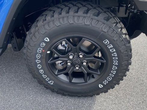 New 2025 Jeep Gladiator Sport image 11