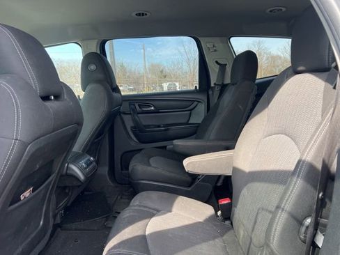 Used 2016 Chevrolet Traverse LT image 17