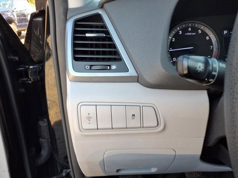 Used 2018 Hyundai Tucson SE image 20