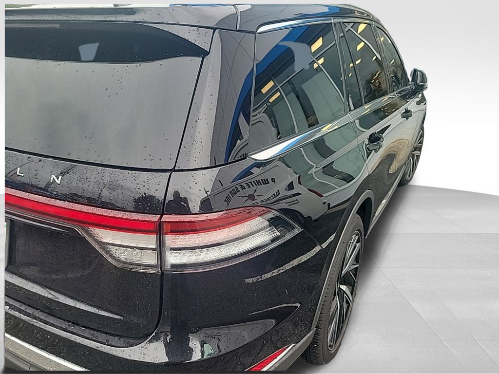 Used 2025 Lincoln Aviator Reserve w/ Equipment Group 201A AWD/4WD image 3