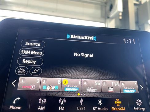 Used 2023 Nissan Rogue SV AWD/4WD image 12