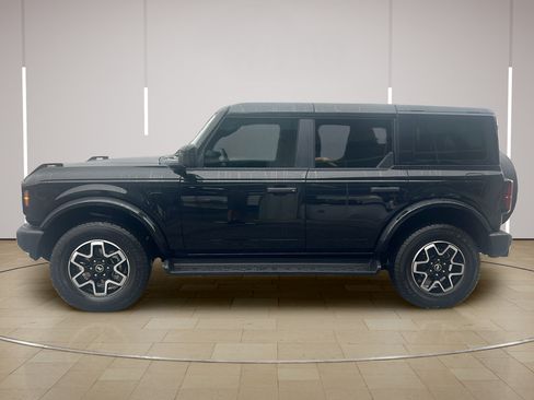 Used 2026 Ford Bronco Outer Banks AWD/4WD image 1