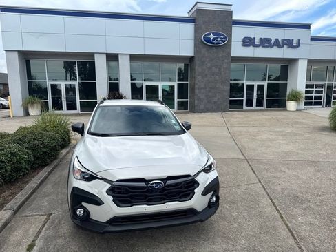 Used 2024 Subaru Crosstrek 2.0i Premium AWD/4WD image 2