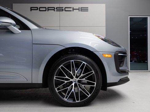 Certified 2026 Porsche Macan AWD/4WD image 11