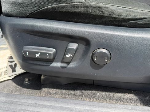Used 2016 Toyota 4Runner SR5 RWD image 17